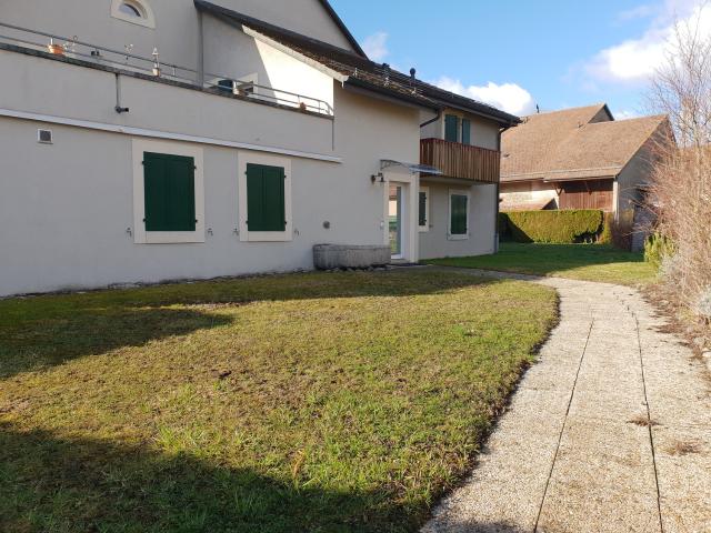 Rent a 4 ½ rooms apartment in Aclens Flatfox
