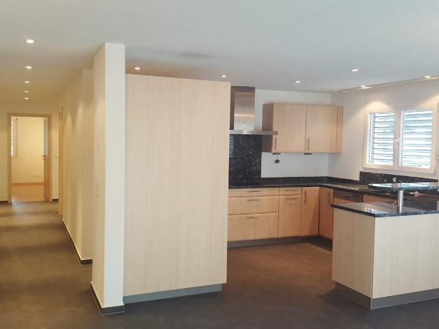 Rent a 4 ½ rooms apartment in Arth Flatfox
