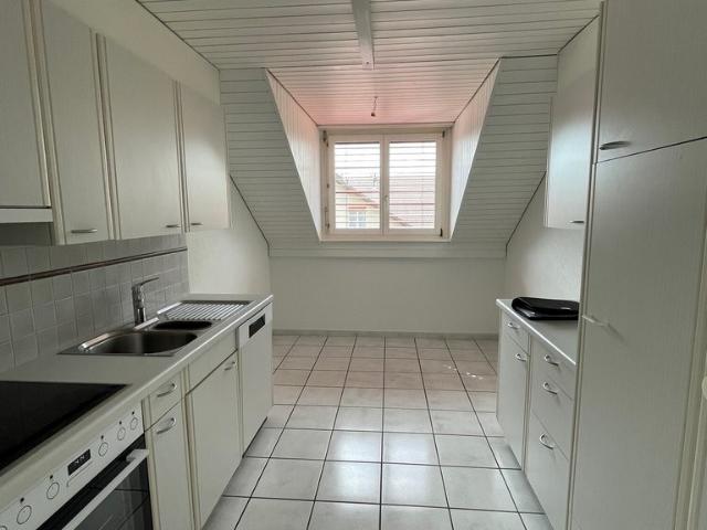 Rent a 4 ½ rooms apartment in Arch Flatfox