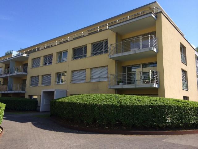 Rent a 4 ½ rooms apartment in Au Flatfox