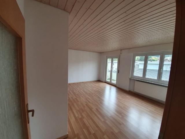 Rent a 4 ½ rooms apartment in Bassecourt