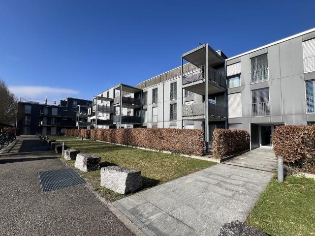Rent a 4 ½ rooms apartment in Bassersdorf Flatfox