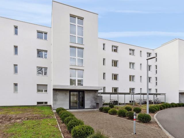 Rent a 4 ½ rooms apartment in Bassersdorf Flatfox