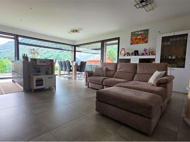 Rent a 4 ½ rooms apartment in Bedano Flatfox