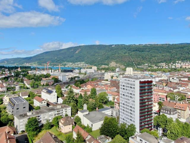 Rent a 4 rooms apartment in Biel Flatfox
