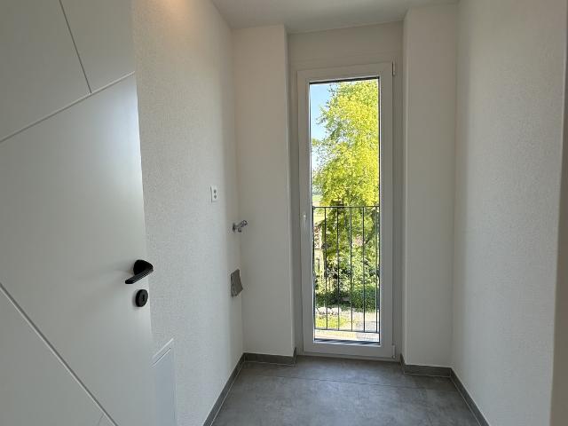 Rent a 4 ½ rooms apartment in Gampelen Flatfox