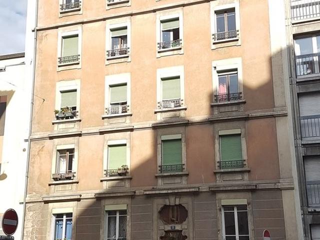 Rent a 4 rooms apartment in Genève Flatfox