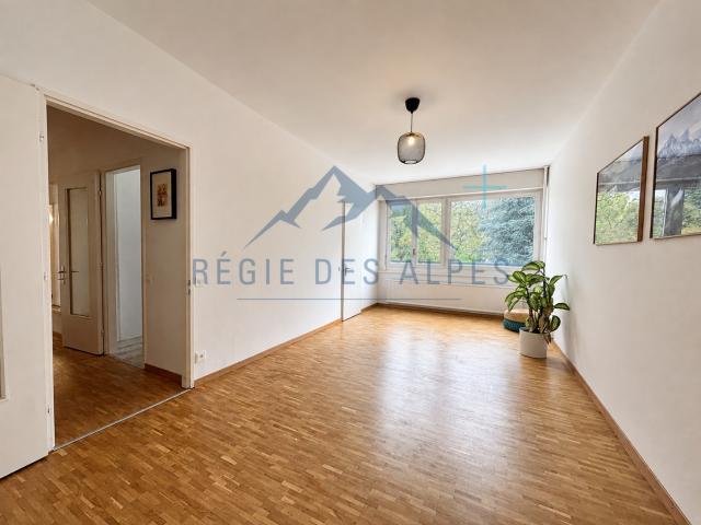 Rent a 4 rooms apartment in Genève Flatfox