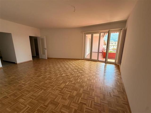 Rent a 4 ½ rooms apartment in Giubiasco Flatfox