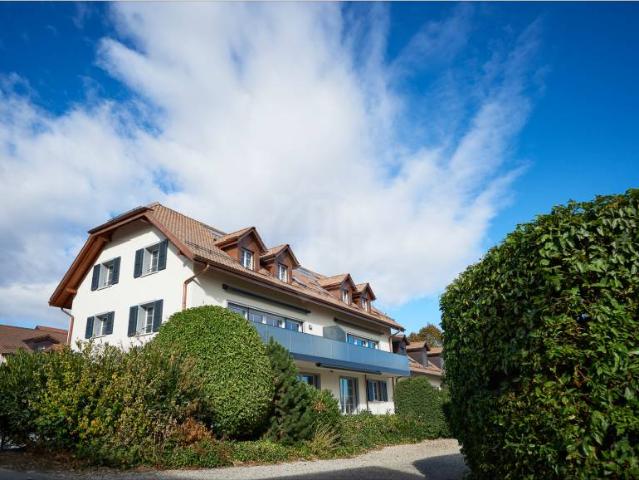 Rent a 4 ½ rooms apartment in Givrins Flatfox
