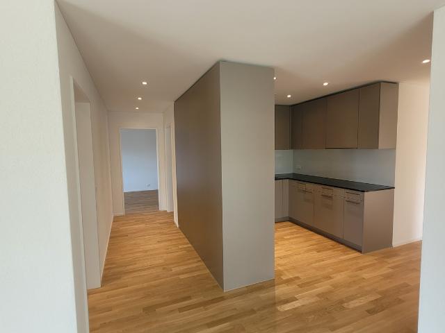 Rent a 4 ½ rooms apartment in Glattbrugg Flatfox