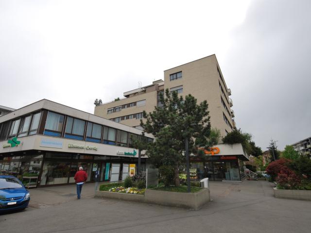 Rent a 4 ½ rooms apartment in Glattbrugg Flatfox
