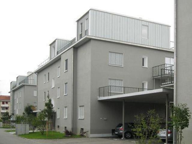 Rent a 4 ½ rooms apartment in Glattbrugg Flatfox