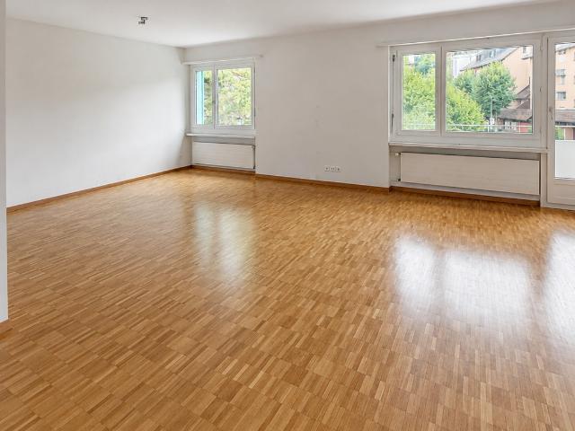 Rent a 4 ½ rooms apartment in Forch Flatfox
