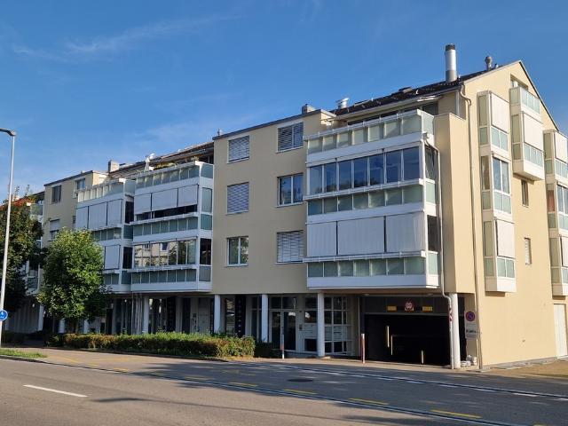 Rent a 4 ½ rooms apartment in Fällanden Flatfox