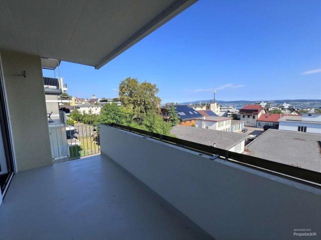 Rent a 4 ½ rooms apartment in Freienbach Flatfox