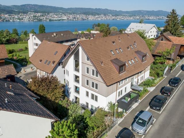 Rent a 4 rooms apartment in Herrliberg Flatfox