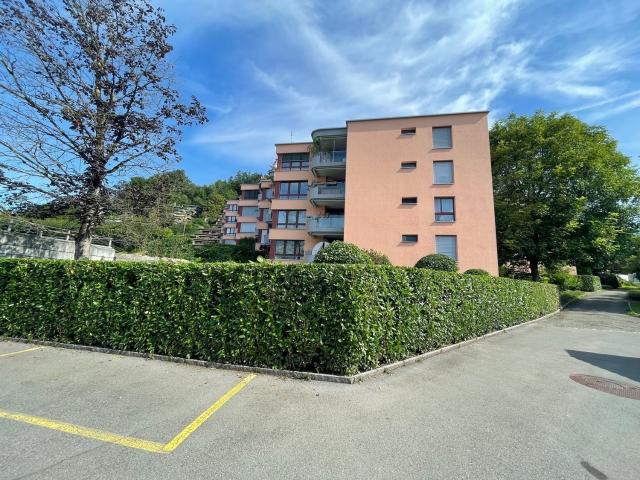 Rent a 4 ½ rooms apartment in Jona Flatfox