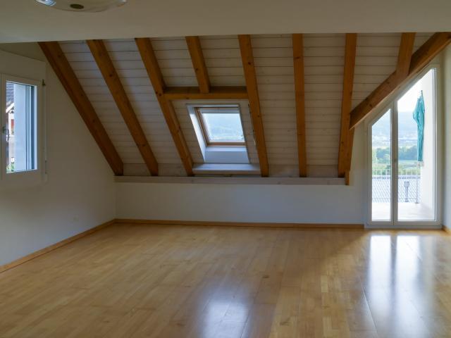Rent a 4 ½ rooms apartment in Oetwil An Der Limmat Flatfox