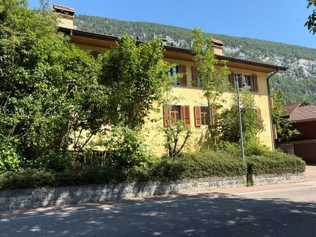 Rent a 4 ½ rooms apartment in Orvin Flatfox
