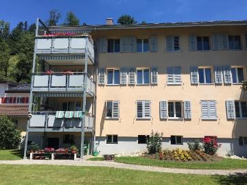 Rent a 4 rooms apartment in Langnau i. E. Flatfox