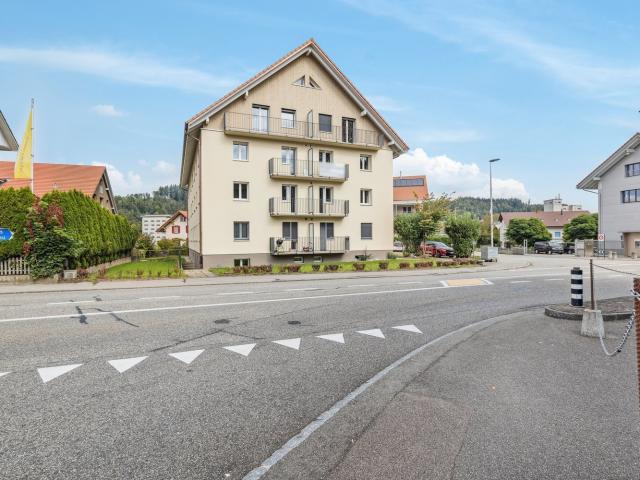 Rent a 4 rooms apartment in Lützelflüh Goldbach Flatfox