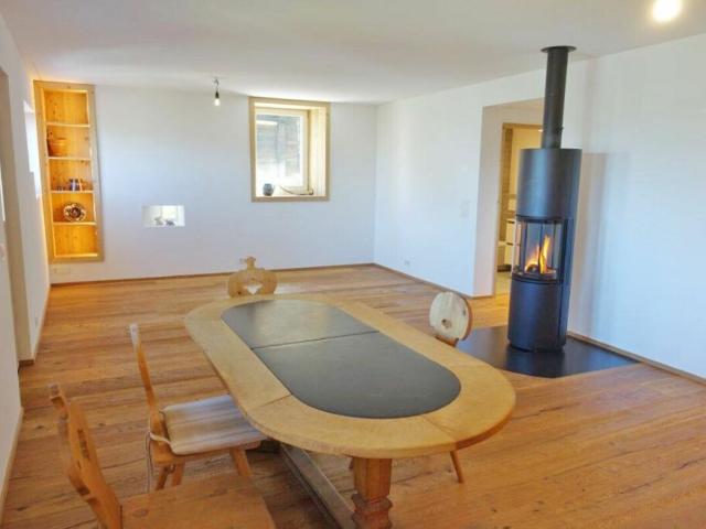 Rent a 4 ½ rooms apartment in Luven Flatfox