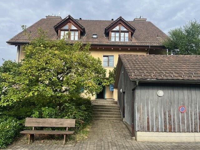 Rent a 4 ½ rooms apartment in Lufingen Flatfox