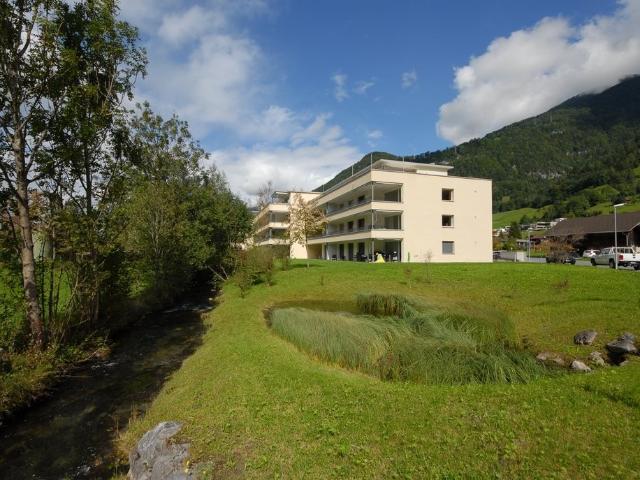 Rent a 4 ½ rooms apartment in Mollis Flatfox