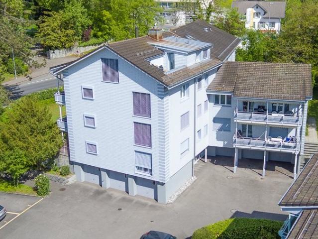 Rent a 4 rooms apartment in Meilen Flatfox
