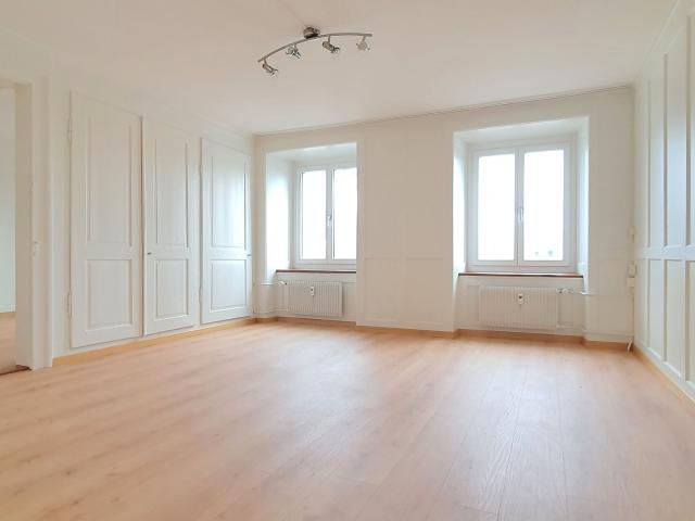 Rent a 4 rooms apartment in Mels Flatfox
