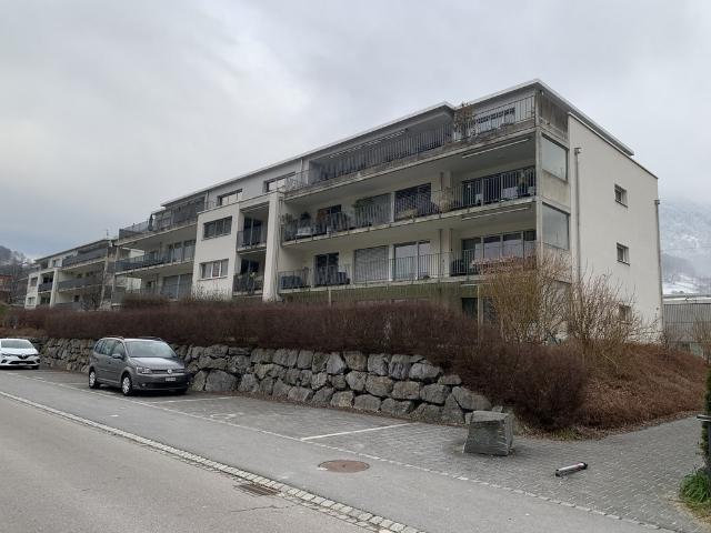 Rent a 4 ½ rooms apartment in Näfels Flatfox