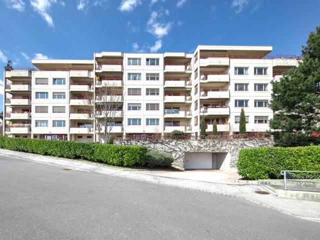 Rent a 4 ½ rooms apartment in Neuchâtel Flatfox