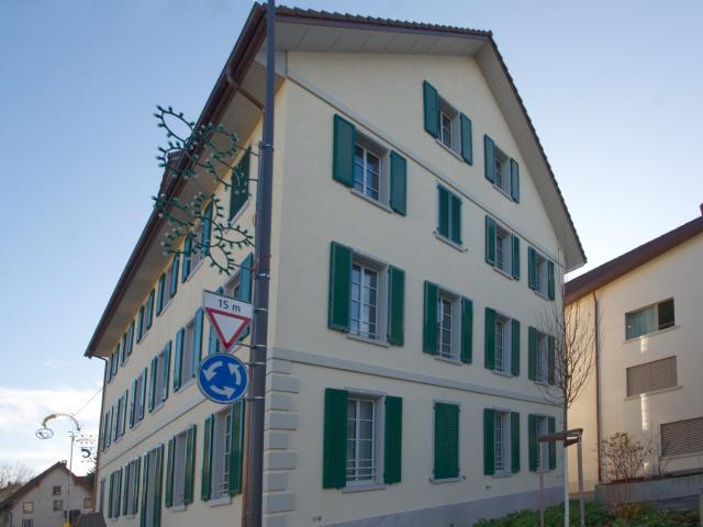 Rent a 4 rooms apartment in Neuenhof Flatfox