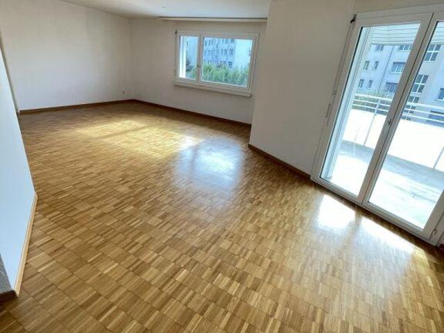 Rent a 4 ½ rooms apartment in Safenwil Flatfox