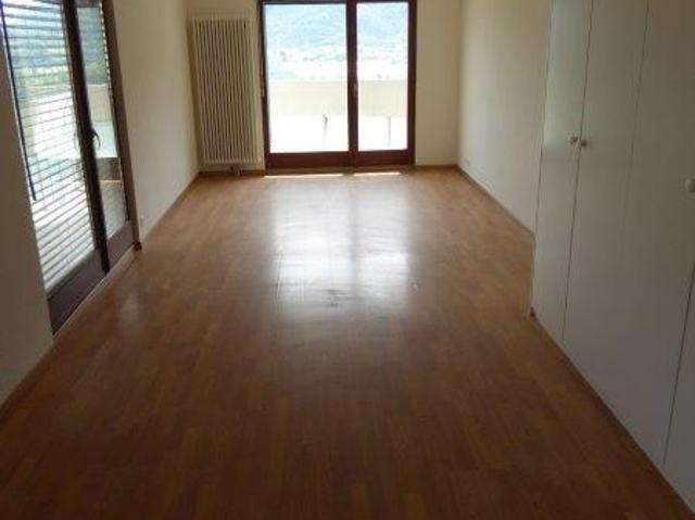 Rent a 4 rooms apartment in Sierre Flatfox