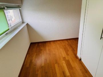 Rent a 4 ½ rooms apartment in SINS Flatfox