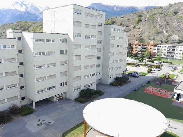 Rent a 4 ½ rooms apartment in Sion Flatfox