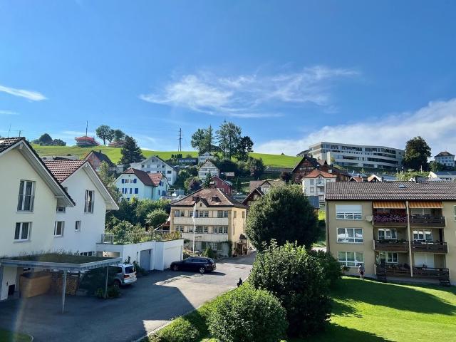 Rent a 4 rooms apartment in Speicher Flatfox