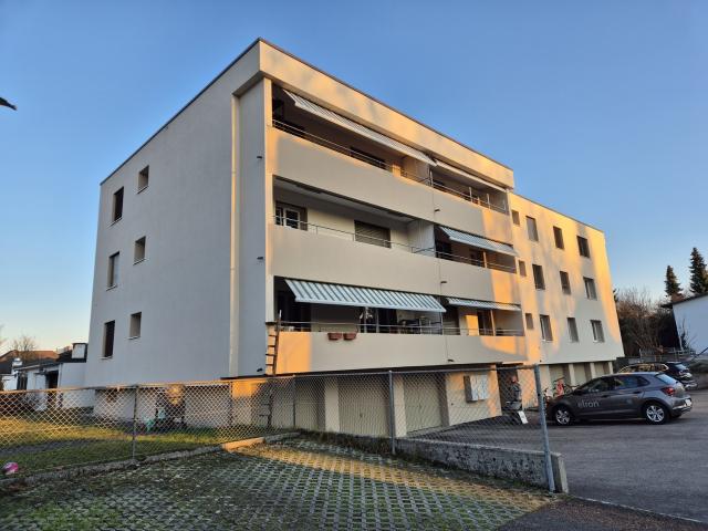 Rent a 4 ½ rooms apartment in Studen Flatfox