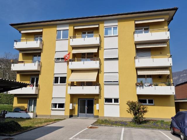 Rent a 4 ½ rooms apartment in Rancate Flatfox