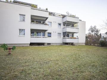 Rent a 4 rooms apartment in Reinach Flatfox