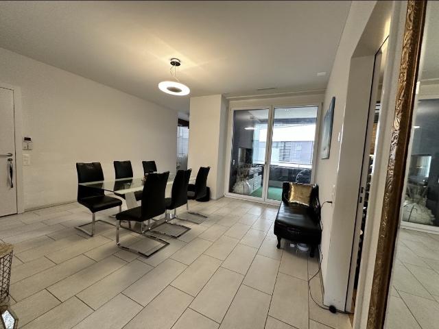 Rent a 4 ½ rooms apartment in Wallisellen Flatfox
