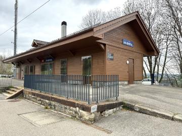 Rent a 4 rooms apartment in Vauderens Flatfox