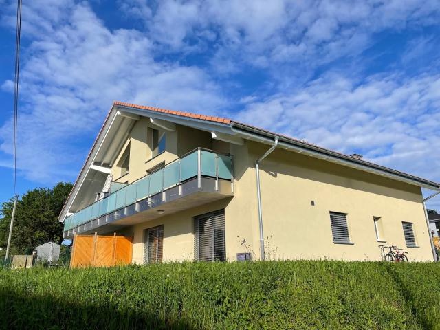Rent a 4 ½ rooms apartment in Villars le Grand Flatfox