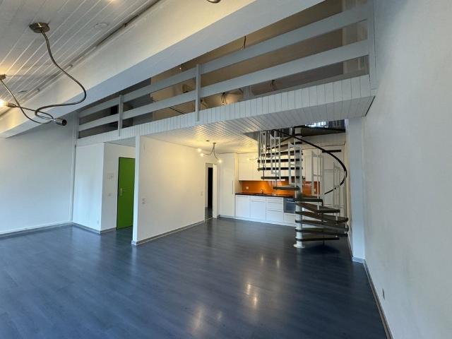 Rent a 4 rooms attic flat in Aarau