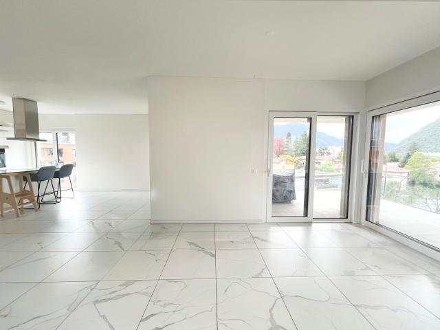 Rent a 4 ½ rooms attic flat in Lugano Flatfox