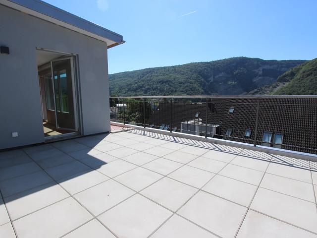 Rent a 4 ½ rooms attic flat in Péry Flatfox