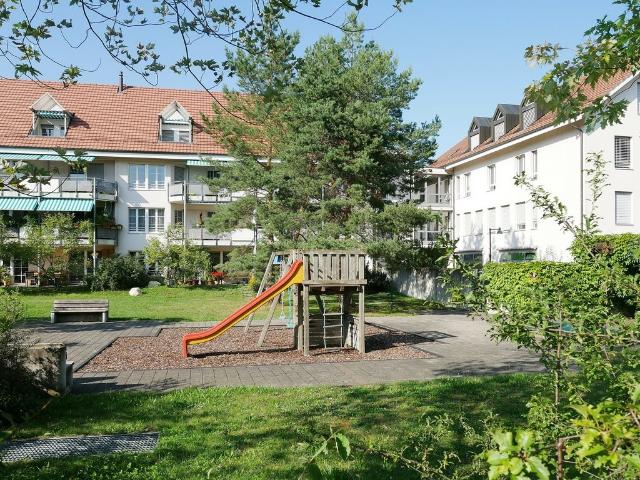 Rent a 4 rooms duplex in Aesch Flatfox