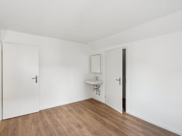 Rent a 4 ½ rooms duplex in Glattbrugg Flatfox